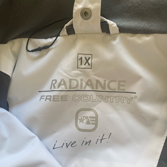 Women’s winter snow jacket. Free country radiance size one X white and gray. - Picture 3 of 5